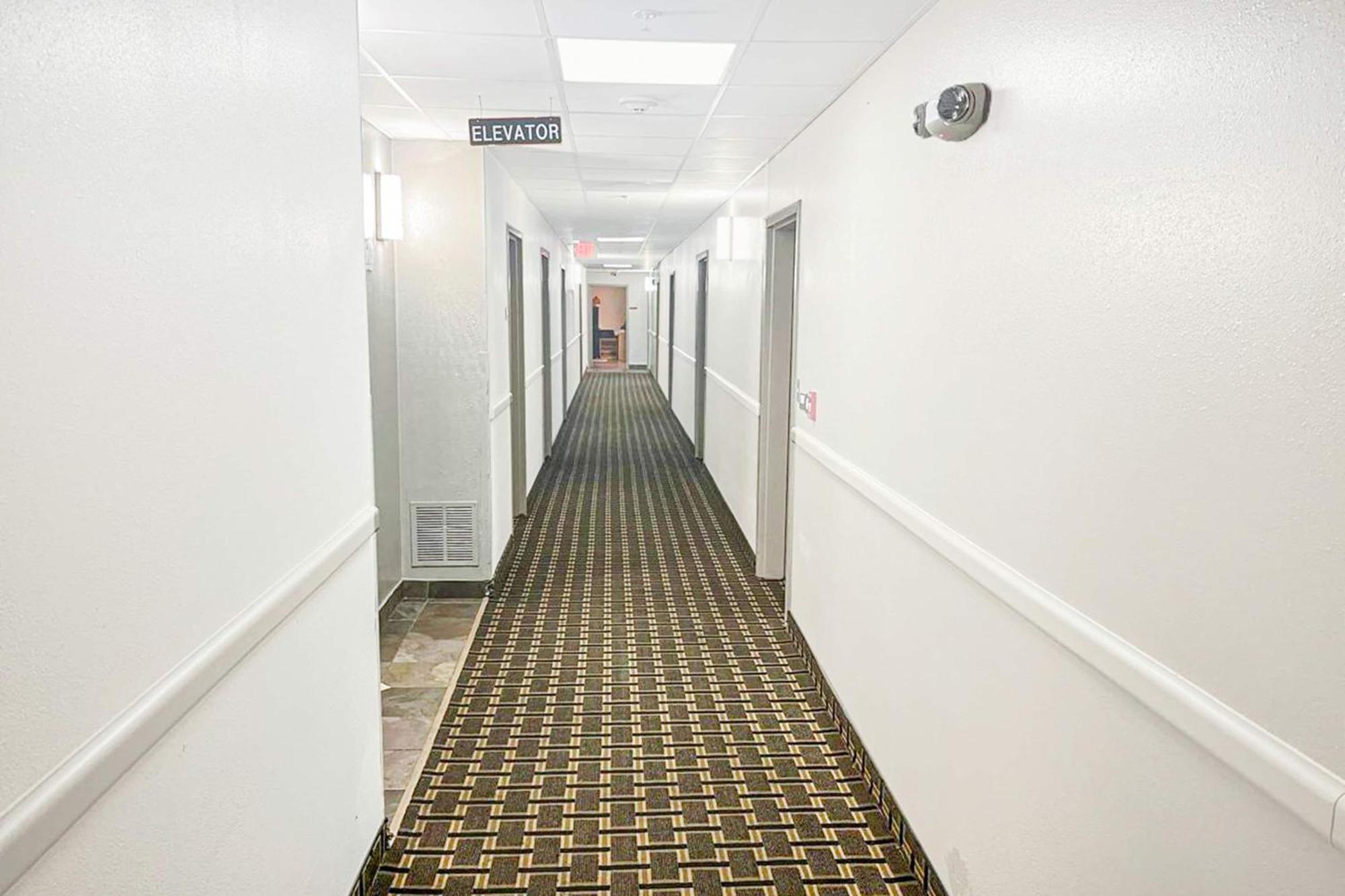 Oyo Townhouse Medical Center Area